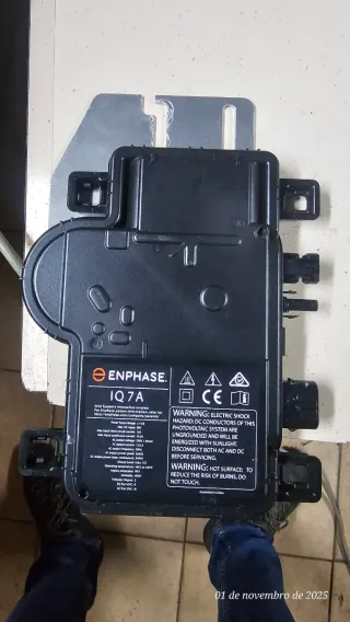 Microinversor Enphase IQ7A