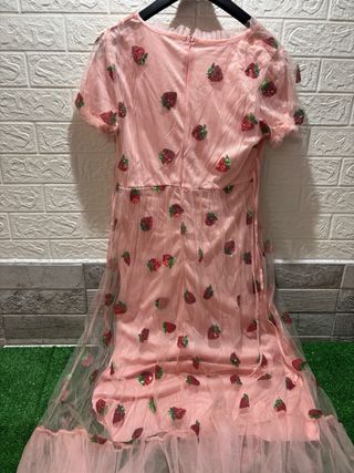 Vestido rosa fresas lentejuelas