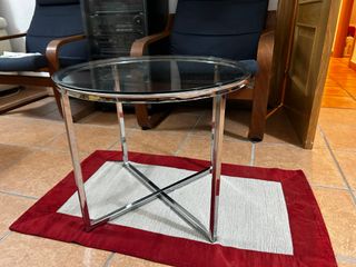 Mesa auxiliar cristal y metal