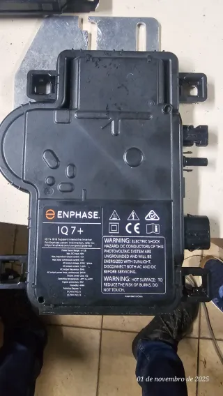Microinversor Enphase IQ7+