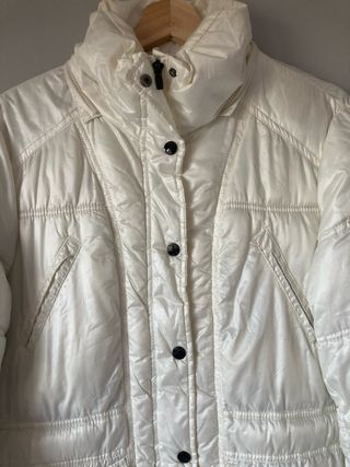 Cazadora acolchada Bershka blanca