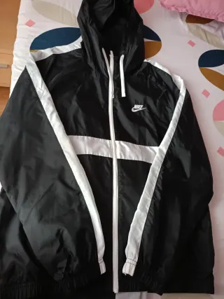 Chaqueta Nike con capucha