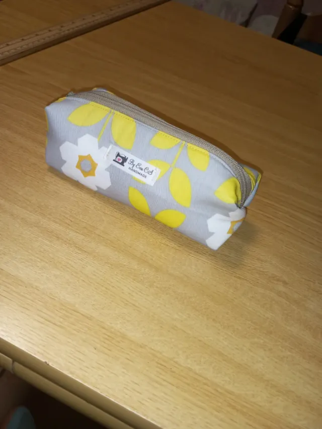 Estuche escolar hecho a mano floral