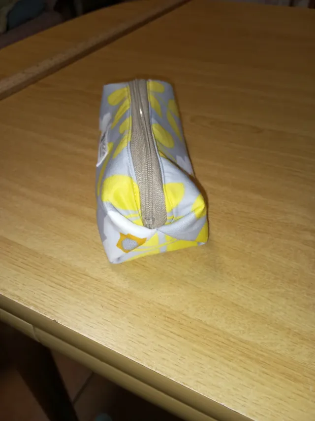 Estuche escolar hecho a mano floral