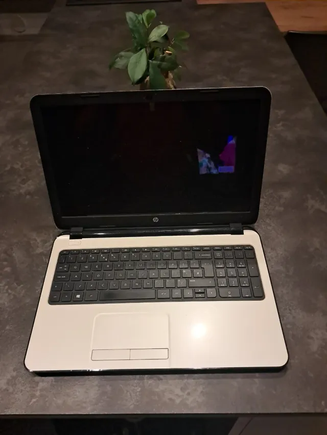 PC Portatile HP Bianco e Nero