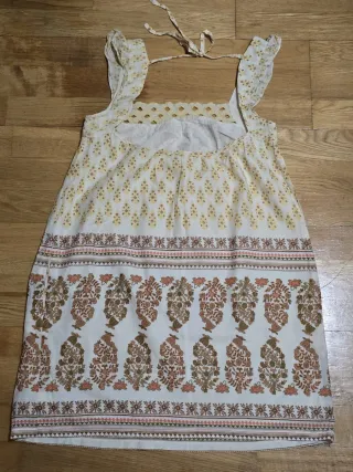 Lote de 4 vestidos. Talla S. 4,30 EUROS