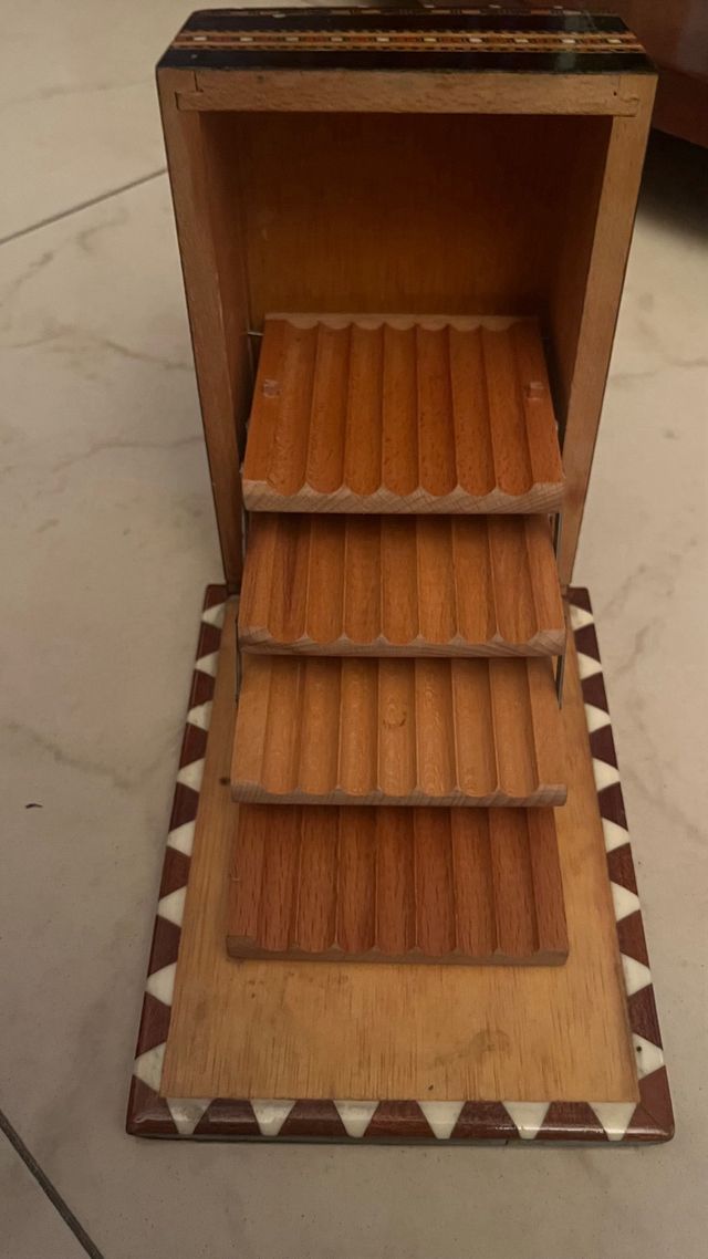 Caja taracea granadina madera