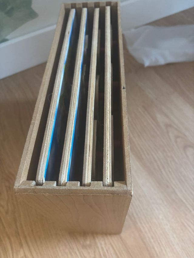 Caja de juegos educativos puzles de piezas.