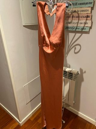 Vestido salmón satinado