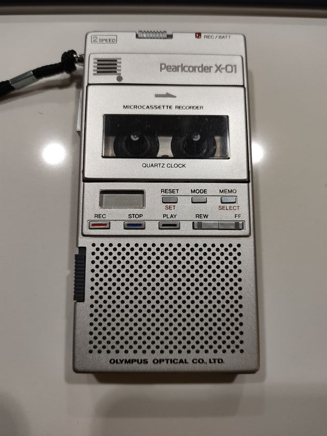 Olympus Pearlcorder X-01 Vintage voice recorder