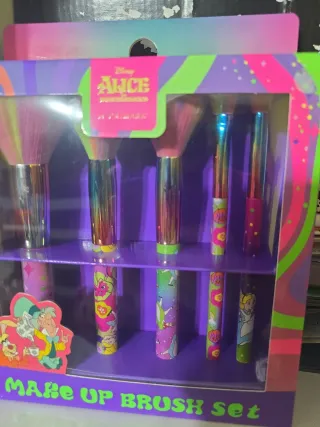Set Brochas Maquillaje Alicia País Maravillas