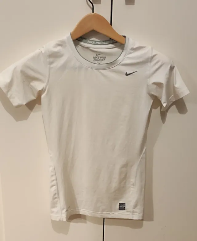 Camiseta Nike Pro Combat Infantil