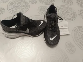 Zapatilla Nike Invincible Run 3 Negra