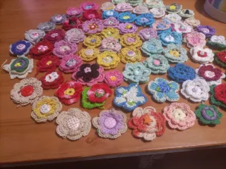 Flores de ganchillo hechas a mano