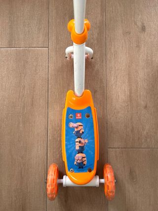 Monopatín tres ruedas Minions