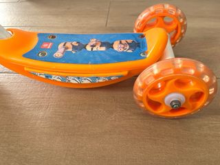 Monopatín tres ruedas Minions