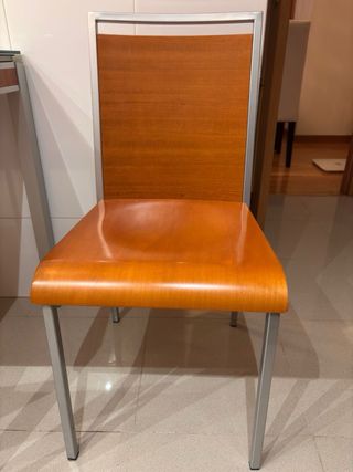 Mesa cristal extensible y 4 sillas