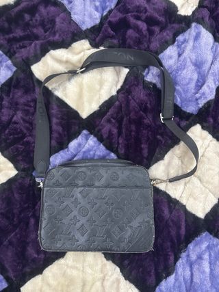 Bandolera Louis Vuitton Negra