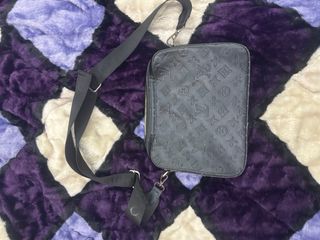 Bandolera Louis Vuitton Negra
