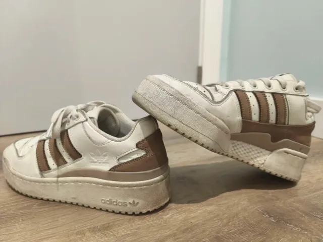 Deportivas Adidas Blancas y Marrones