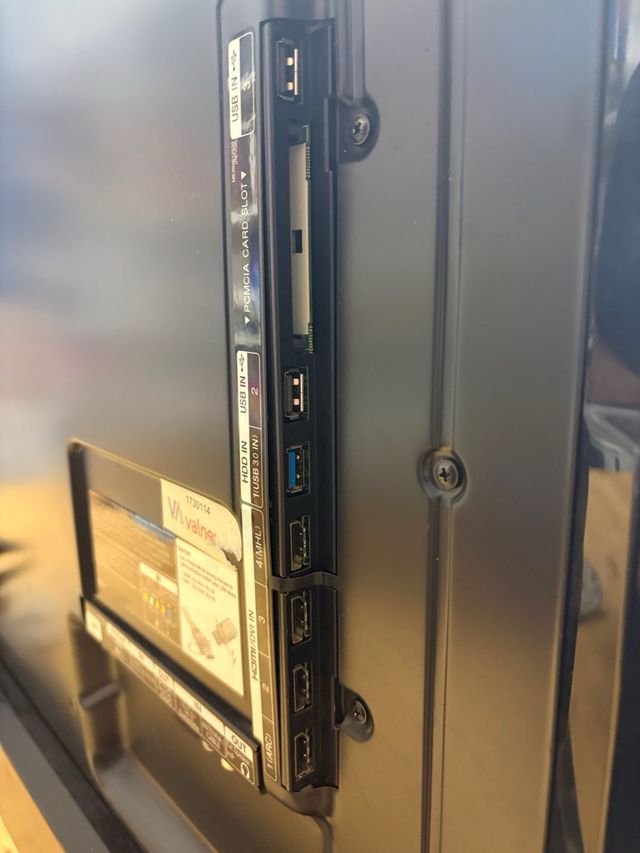 TV LG 47LA860V-ZA averiada
No enciende