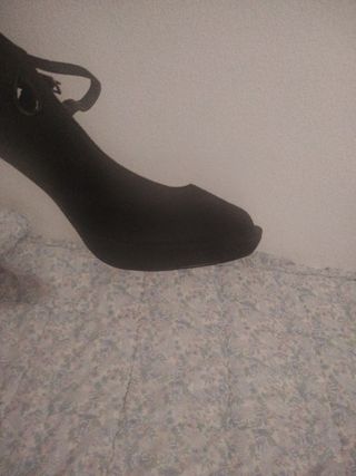 Zapatos tacón terciopelo negro nuevos número 39
