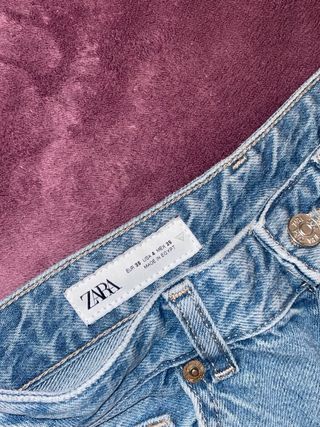 Pantalón vaquero Zara azul ancho