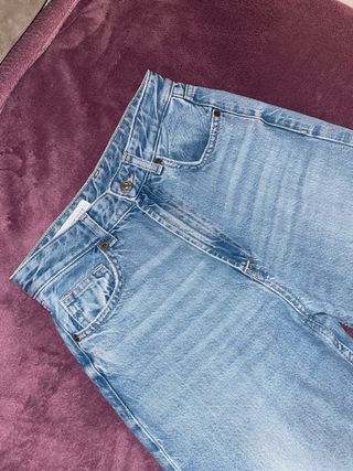 Pantalón vaquero Zara azul ancho