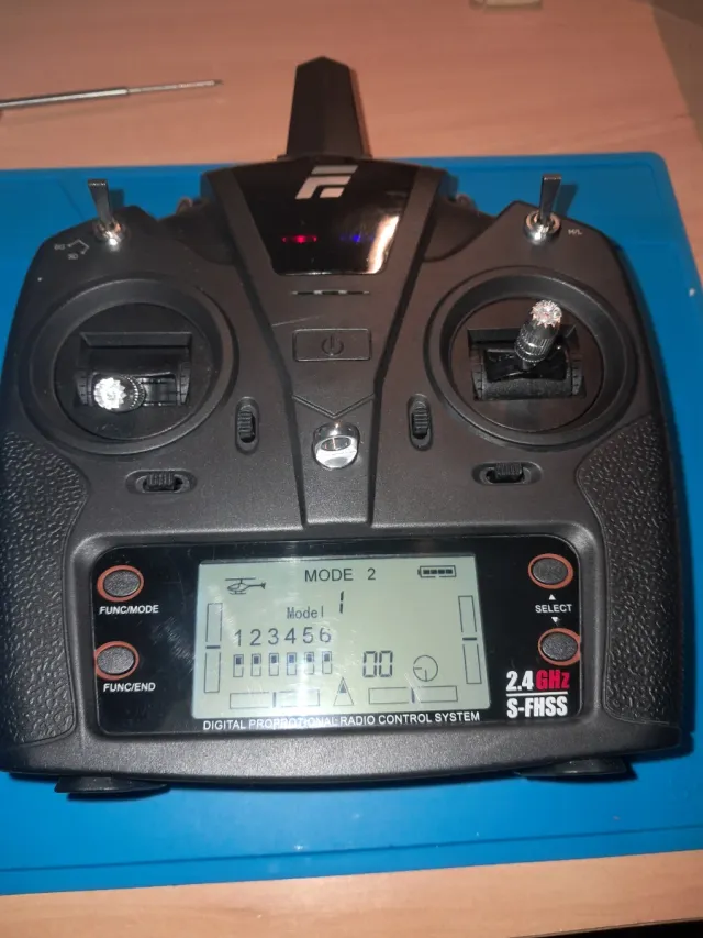 Trasmettitore Radiocontrol FS 2,4 GHz S-FHSS