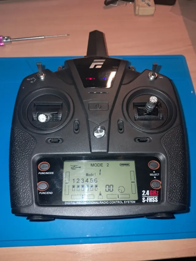 Trasmettitore Radiocontrol FS 2,4 GHz S-FHSS