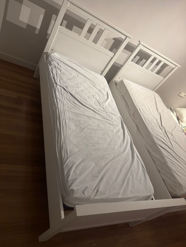 2 Camas 90x200 cm, OPORTUNIDADE!!