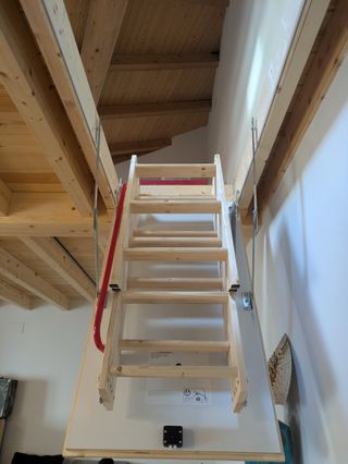 Escalera madera plegable escamoteable