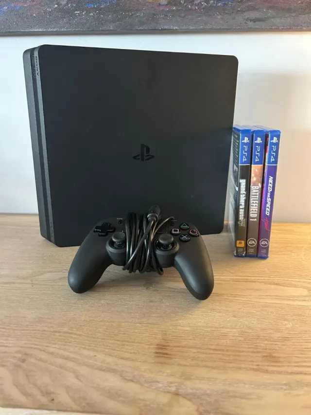 PS4 Pro Negra + GTA V y Battlefield 1+NFS heat