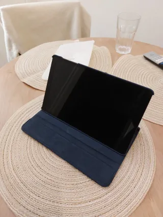 Samsung Galaxy Tab A T515 con funda y lápiz táctil