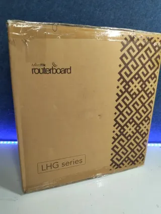 MikroTik LHG HP5 Antena Exterior 5 GHz 24.5dBi PoE