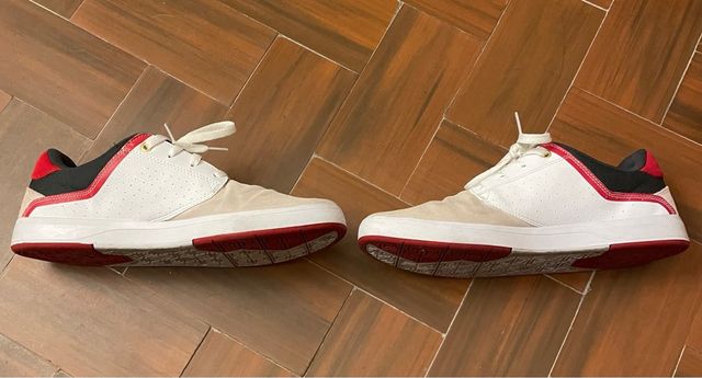 Zapatillas DC Beige y Rojo