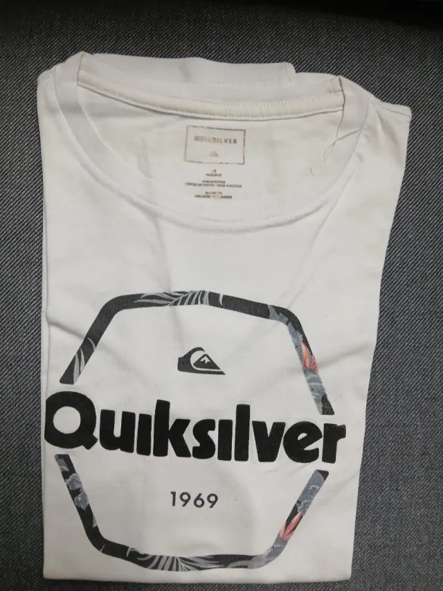 Camiseta Quiksilver Blanca
Talla 13 años
Algodón