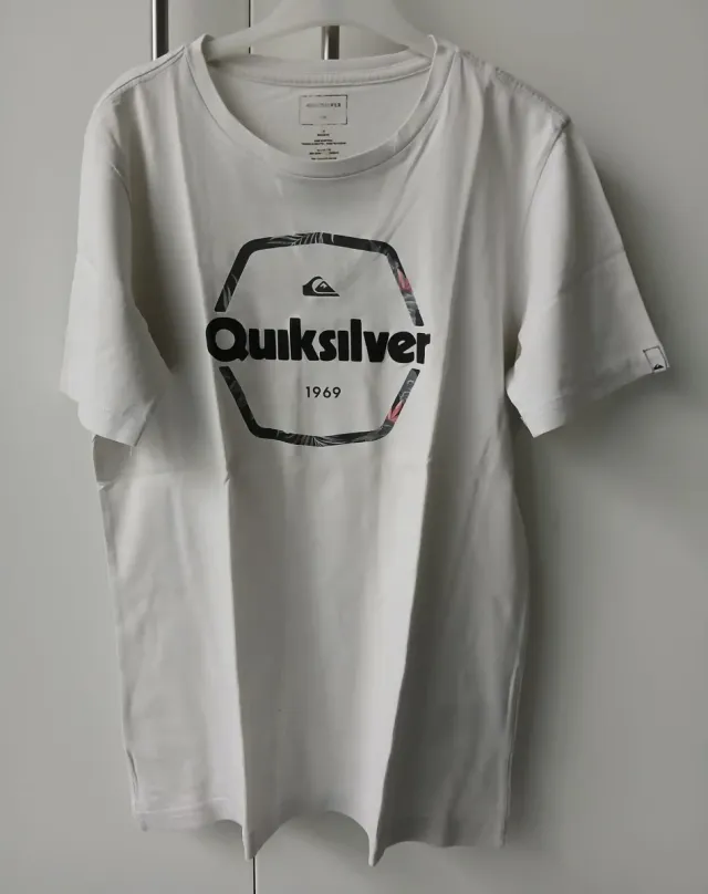 Camiseta Quiksilver Blanca
Talla 13 años
Algodón