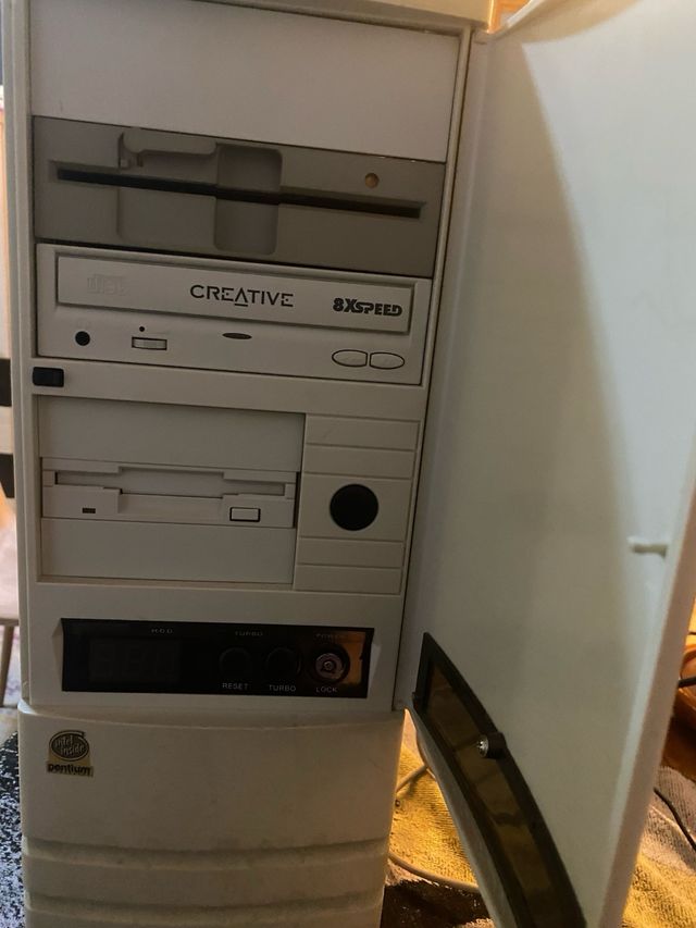 Retro Pentium 150Mhz 16MB RAM Win98