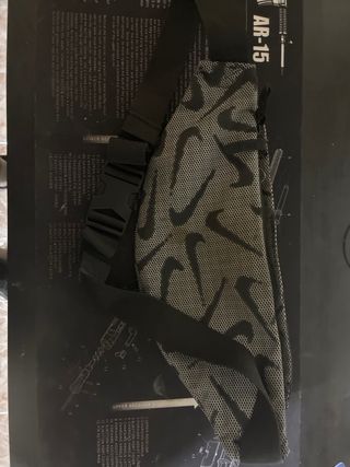Riñonera Nike Negra y Gris