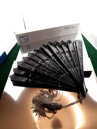 Abanico Celso Hoyo Negro Dorado
