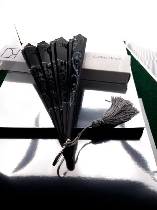 Abanico Celso Hoyo Negro Dorado