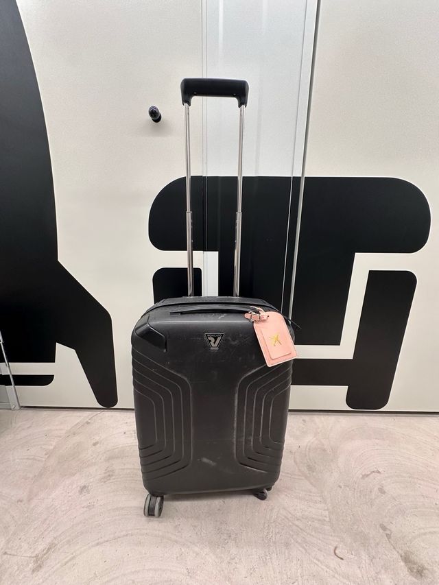 Maleta de cabina Roncato negra