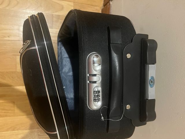 Maleta de cabina negra seminueva