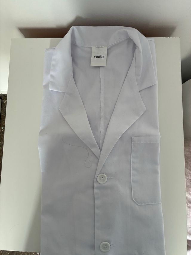 Bata y gafas de laboratorio