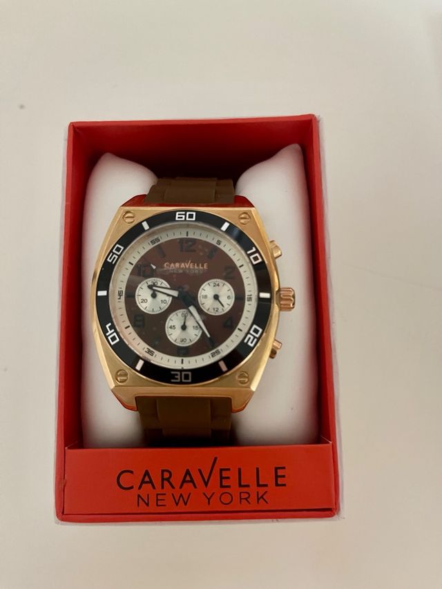Reloj unisex Caravelle New York Dorado y Marrón