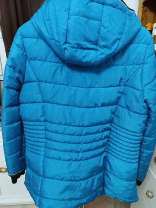 Cazadora acolchada azul