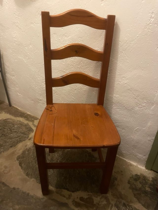 Conjunto de 2 cadeiras de madeira maciça 