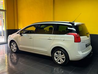 Peugeot 5008 2013
