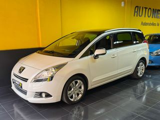 Peugeot 5008 2013